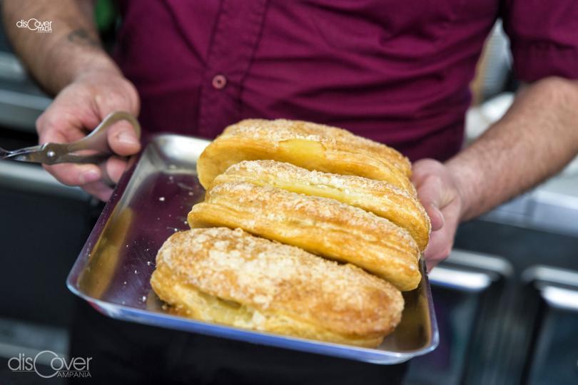 The dessert that cannot be missed if you pass through Procida, the “lingua”